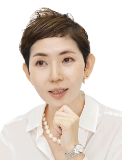 勅使川原 真衣